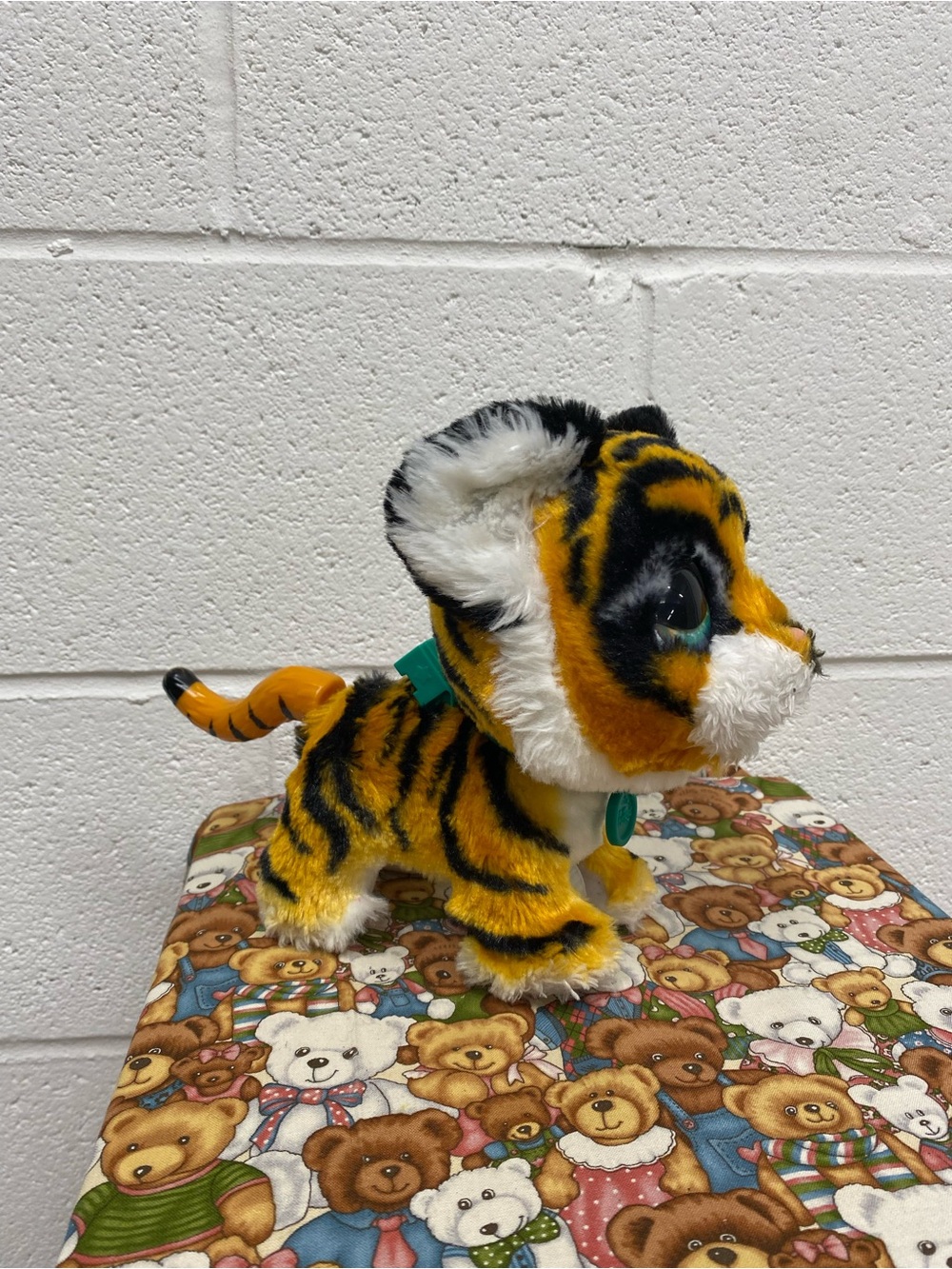 FurReal Walkalots Big Wags Interactive Tiger Toy No Lead